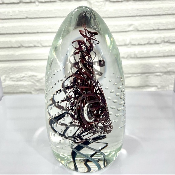 Vintage 1996 Henry Summa Large Egg Glass Paperweight Maroon Ribbon & Bubbles - Picture 3 of 12